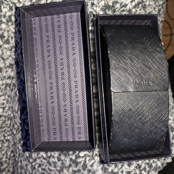 PRADA POLARIZED SUNGLASSES 🕶️ - Picture 11 of 11